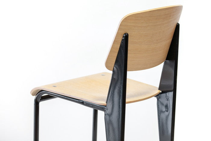 ジャン・プルーヴェ スタンダードチェア オーク材×マット塗装で飽きのこないデザイン｜kwg-ch8307（GENCO） kwg-ch8307 参考画像 7