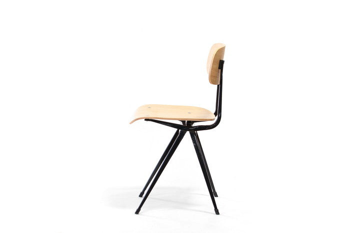 洗練されたデザインと快適さを両立【フリソ・クラマー リザルトチェア ウォルナット black】｜kwg-ch9156（GENCO） kwg-ch9156 参考画像 10