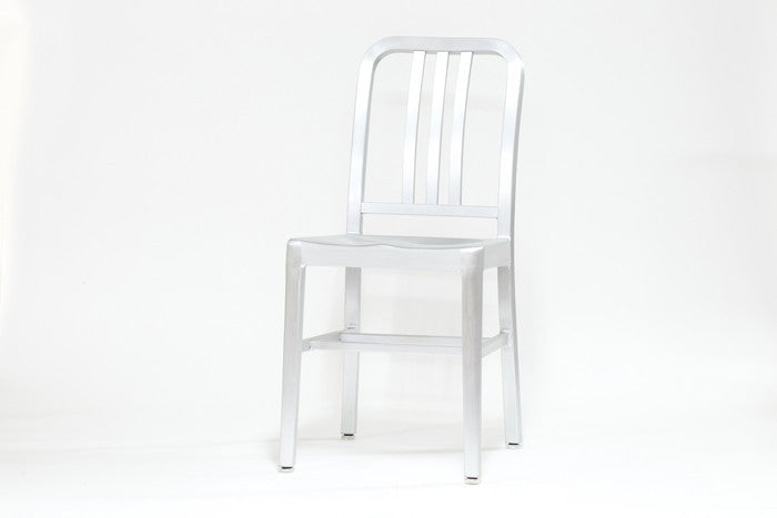 ネイビーチェア アルミニウム製シルバー仕上げ 軽量で錆びに強いミリタリー由来の名作チェア｜kwg-chm901a（GENCO） kwg-chm901a 参考画像 4