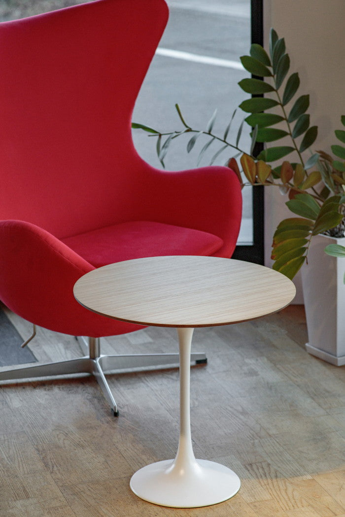 エーロ・サーリネン チューリップ ラウンド サイド コーヒーテーブル｜洗練されたウォルナット天板とマットブラック脚部で空間を彩る｜kwg-ct6132b（GENCO） kwg-ct6132b 参考画像 13