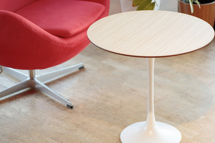 エーロ・サーリネン チューリップ ラウンド サイド コーヒーテーブル｜洗練されたウォルナット天板とマットブラック脚部で空間を彩る｜kwg-ct6132b（GENCO） kwg-ct6132b 参考画像 16