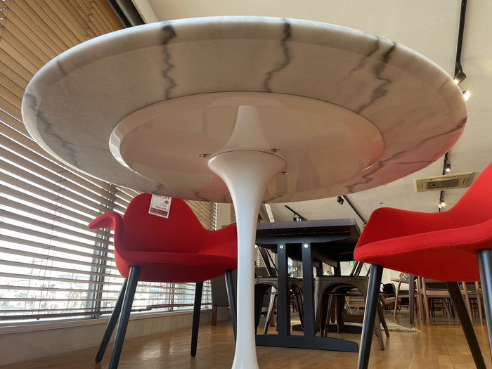 エーロ・サーリネン チューリップ ダイニングテーブル 直径120cm ホワイトマーブルの洗練デザイン｜kwg-dt6131a（GENCO） kwg-dt6131a 参考画像 10