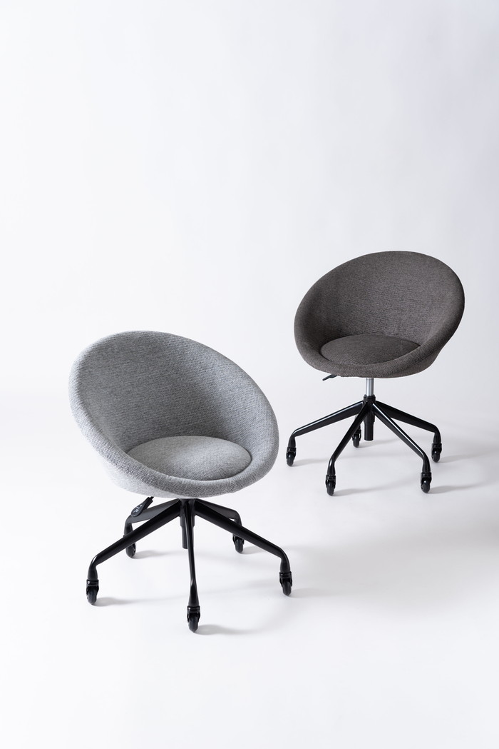 [サイズ]W62×D63×H71~77×SH44~50cm[カラー]グレーブラウン ライトグレー[素材]スチール(粉体塗装) ポリエステル 昇降機能[スペック]組立：組立式付属工具：六角レンチお客様用