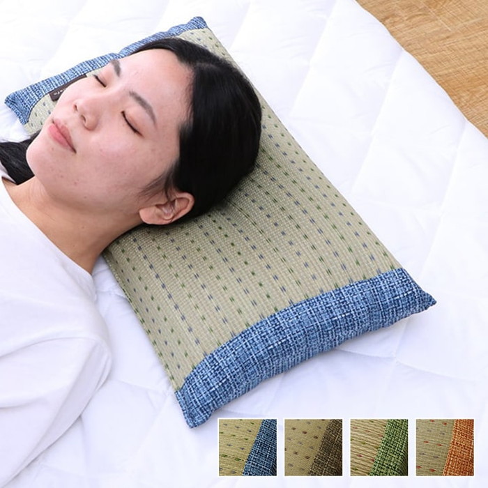 [サイズ]横：50×縦：30cm[素材]表地=い草(織込メセキ)裏地=い草(織込メセキ)中材=ポリプロピレン[生産地]中国[カラー]ブルー ブラウン グリーン オレンジ[送料]全国一律送料無料[商品説