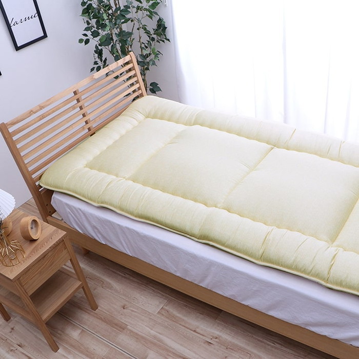 [サイズ]横：120×縦：210cmセミダブルロング厚み：約70mm[素材]側生地=ポリエステル100％（ピーチスキン加工）詰め物=ポリエステル100％、ダニがいなくなるシート70g/? セミダブル⇒