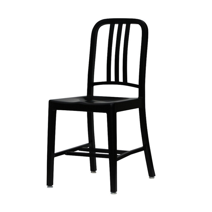 [サイズ]W52x D40x H84cm[素材]アルミニウム[カラー]ブラック・レッド・ホワイト[送料]全国一律無料(沖縄・離島は配達不可)[商品説明]■生産国：中国こちらの商品は、リプロダクトとなっ